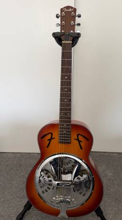 Fender FR-50 Resonator 1