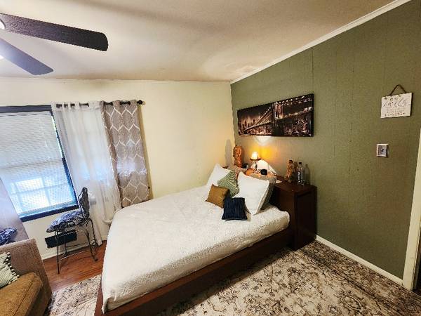 $650.00 / 1br - Furnished Room in Peaceful Home – All Utilities Included – Near Airpor63963993057666121