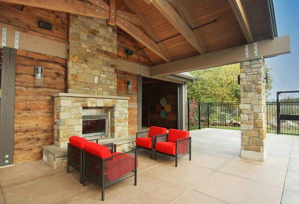 $1,747 / 1br - 741ft2 - Gated Community, Private Garages & Covered Parking (Bonney Lake)63688549215745121