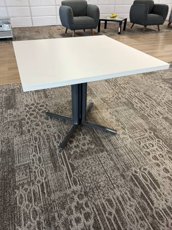 Herman Miller Cafe Table 1