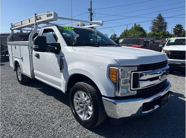 2017 Ford F250 Super Duty Cabina Regular F-250 XL Camioneta 2D 8 ft - $27,999 (Enriquez Auto Group)63442368246529122