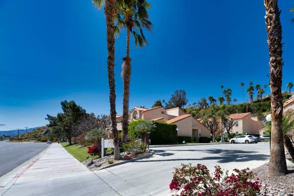 $2,095 / 2br - 1015ft2 - PALM SPRINGS! TRANQUILO Y ÚNICO (Palm Springs)63953070454786121