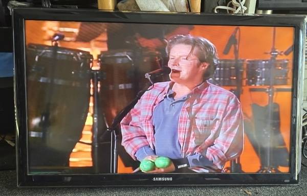 Samsung D4000 series 32" 720p 60Hz LED-LCD HDTV smart t v  UN32D4000ND 1