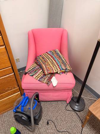 Various things (chair, lamp) 1