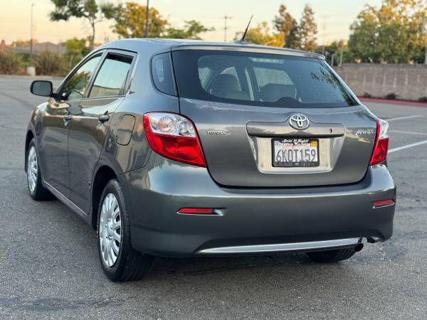 2010 Toyota Matrix MANUAL TRANSMISSION - $3,900 (san leandro)63478331986305122