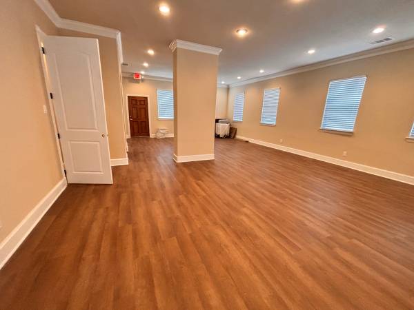 $1,350 / 860ft2 - Office Space for Lease in The Woodlands – Prime Location! (Rayford)63924168311683122