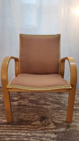 Single Chair 1