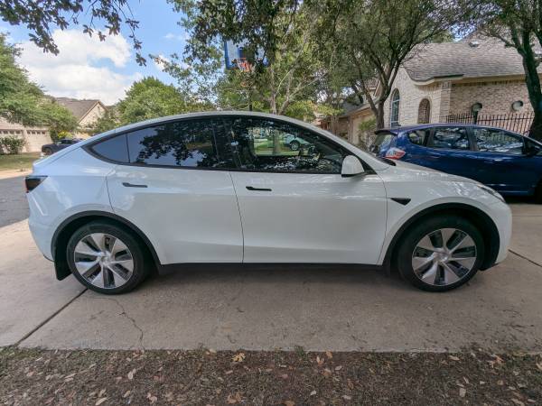 2022 Tesla Model Y Long Range 7 Seat Tow Package - $29,000 (Milwood/Domain)63439771187971123