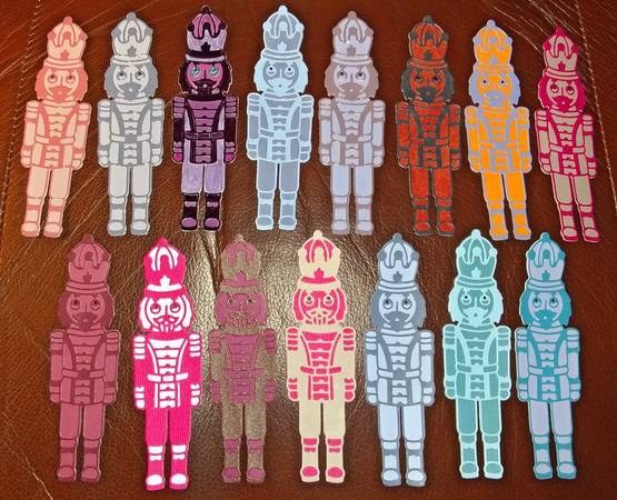 15 Nutcracker style die cut toy soldiers 1