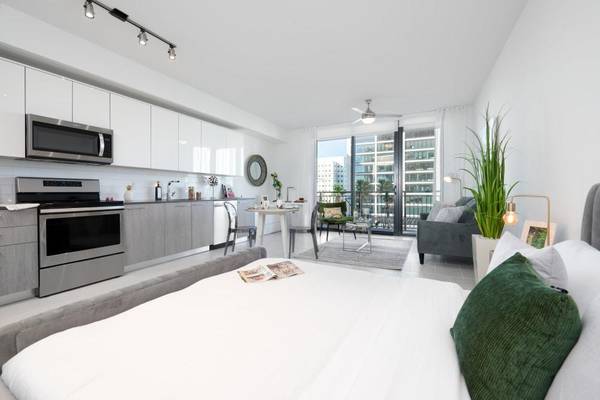 $3,790 / 2br - 1052ft2 - Two Towers Sky Park Full Luxury - See Our Amenities & Photos, Pets Ok! (Downtown Miami)64051003632513121