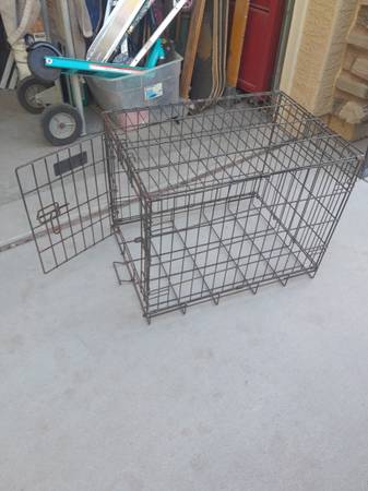 Small Pet Dog Cat metal wire crate $15, Plastic tray $20 1