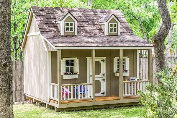 The Cape Cottage – Whimsical Design & Endless Backyard Fun! 1