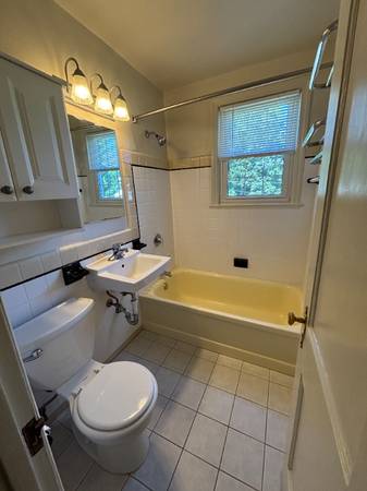 $1750.00 / 1br - INCREDIBLE Apartment!!63843415307777124