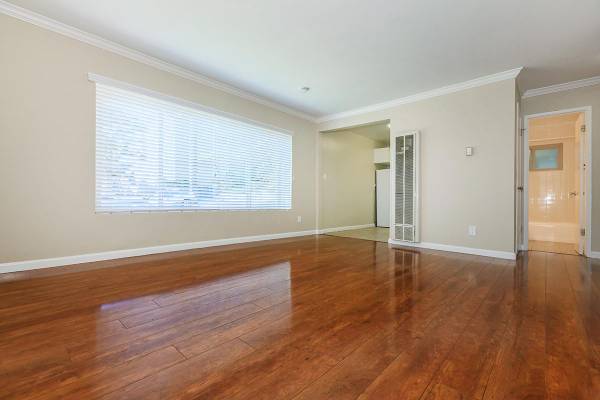 $2,145 / 2br - Fresno Terrace! $500 OFF Spacious 2x1 Upstairs Unit!! Laundry Room! (San Diego)63663922236929122