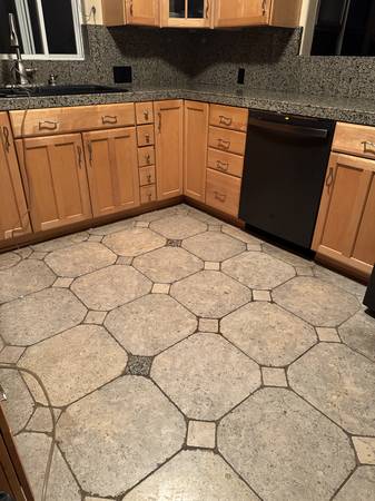 American Woodmark Solid Maple Kitchen Cabinets Entire Set Great Cond 1