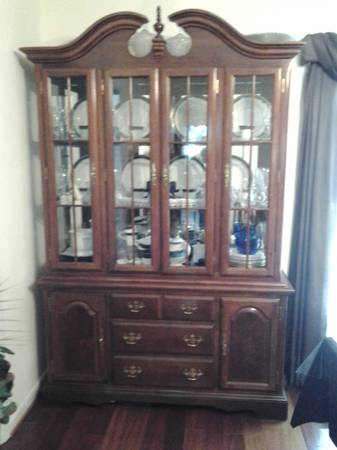 Thomasville Cherry China Cabinet 1
