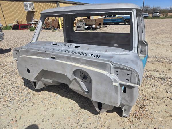 Sandblasting, media blasting, paint removal, restoration, monuments 1