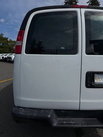 2019 Chevrolet Express 2500 - Photo 14