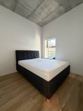 Bright 1 bed + office nook, 9th floor, balcony, furnished, near Square-Victoria 3