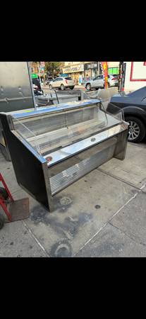 6 Ft Garb and go refrigerator open Case/restaurant equipment 1