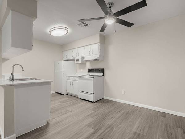 $1,750 / 2br - 844ft2 - Business Center, In Lancaster, 2bd 1ba, Central A/C & Heat (43230 Gadsden Avenue, Lancaster, CA)63857624584195123