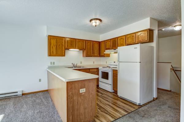 $995 / 3br - 1125ft2 - 🏡 3BR/2BA | 2-Car Garage | Pet Friendly (Cats) | Avail NOW | (Menomonie, WI)63845958749443120