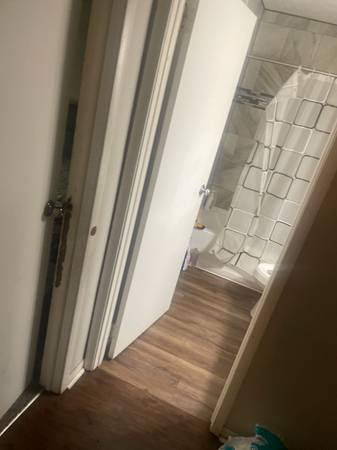 $1,100 / 2br - Lease takeover from october until april possible renewal (Lafayette)63680139799553122