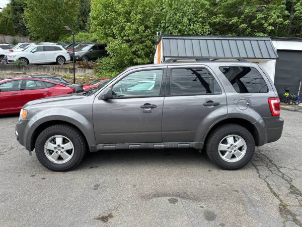 2010 Ford Escape AWD Tracción en las Cuatro Ruedas XLT  SUV de 4 puertas - $3,991 (Trucks Plus NW)63624422451969121