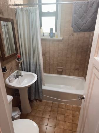 $1,550 / 2br - Se busca compañero de piso – Apartamento renovado de 2 habitaciones en Astoria (33rd St y Astoria Blvd) -63854287958915124
