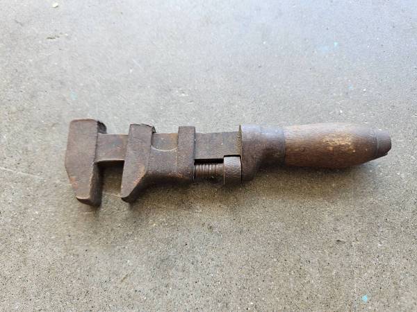 Antique P.S&W Adjustable monkey wrench 1