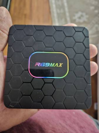 Android box porgamed  plug and pay dm for info or call 1