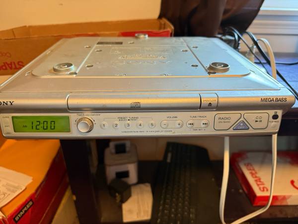SONY undercabinet or shelf CD player & radio 1