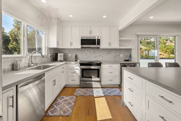 Charming 2 BR / 2.0 BA Penthouse 1