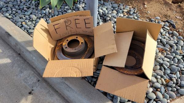 Set of brake rotors 2021 Toyota Tundra 1