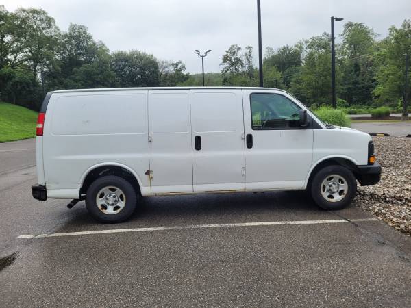 2008 Chevrolet EXPRESS 1500 AWD - Photo 3
