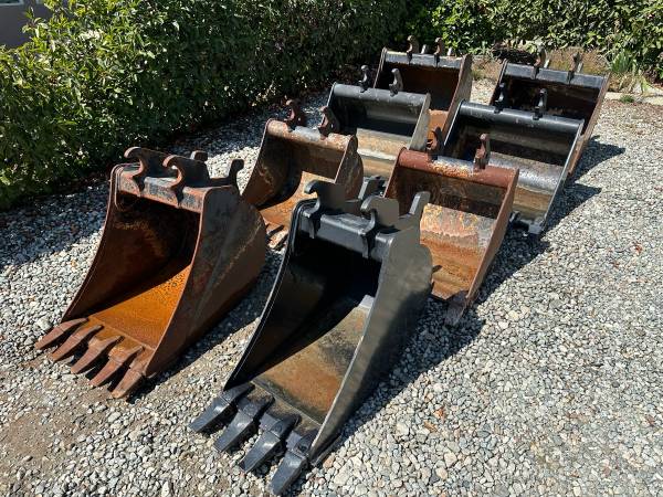 John deere & hitachi wedge lock mini excavator buckets 1