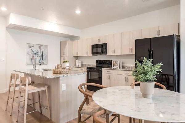 $1,500 / 1br - 827ft2 - Pool, Center islands, 9-foot ceilings, WiFi Enabled Smart Home63968907457411122