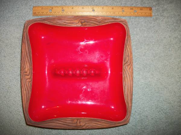 Vintage 1962 Sequoia Ware Red Glaze Ashtray. Excellent condition! 1