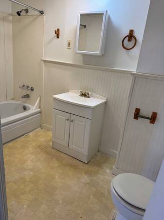 $1,150 / 1br - 700ft2 - 1BR I/2 double house by owner (Mt Bethel)63951426359170124