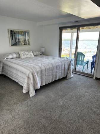 $3,000 / 4br - Furnished Lakefront Winter Rental (Gilford)63656212681347122