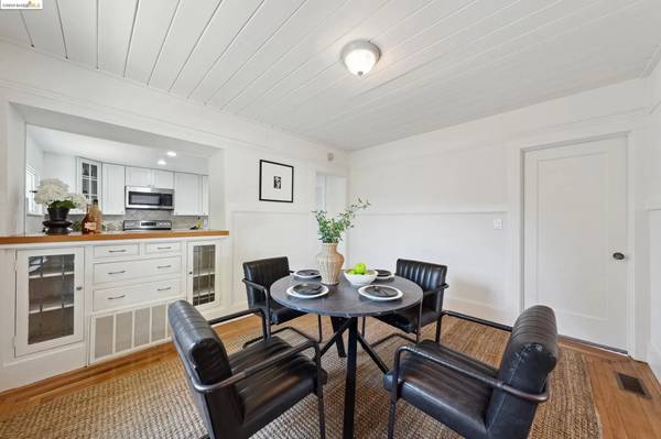 $2,380 / 2br - 982ft2 - Hermoso Bungalow (concord / pleasant hill / martinez)63857952520321124