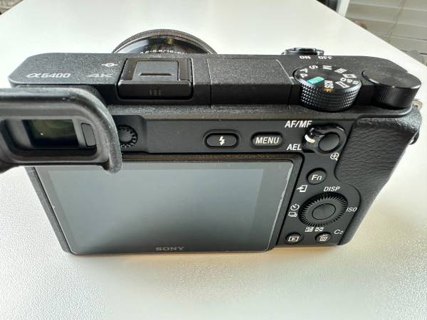 Sony a6400 Body and Stock Lens, and Accesorries - $800 (Sandy Springs)63469931424771122