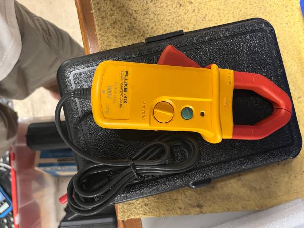 Fluke I 410 ac/dc current clamp 1