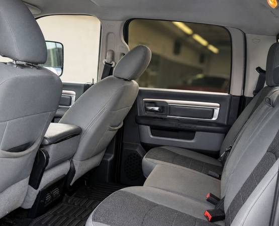 2018 RAM Big Horn 4dr - Photo 15