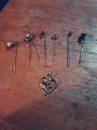 Group of 14 karat gold stick pins 1