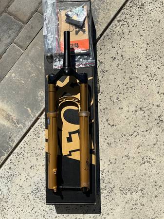 2025 Fox Factory Float 34 set with 130 mm travel (140 mm damper inclu) - $550 (santa cruz)63436202957059121