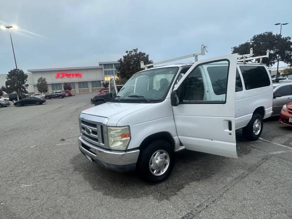 2010 E 350 brand new engine with warranty. 12 passenger van - $9,600 (Salinas)63470587046531123
