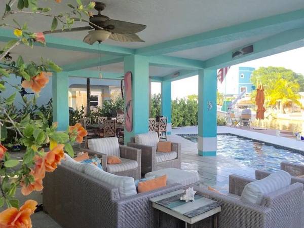 $135 / 3br - 3 bed 2 bath with pool 31` of dock (Tavernier)63923416217730122