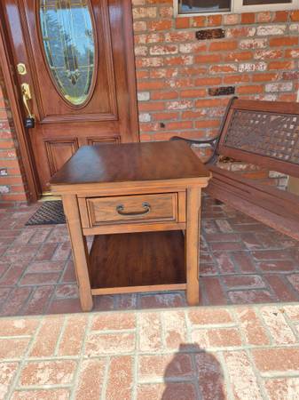 FREE End Table 1