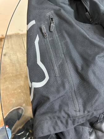 Fox Motocross Pants, Black, Size 32 - $50 (Kirkland)63471324906371121